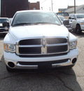 dodge ram pickup 1500 2005 bright white clearc pickup truck st gasoline 6 cylinders rear wheel drive automatic 45324