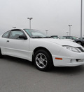 pontiac sunfire 2003 white coupe gasoline 4 cylinders dohc front wheel drive automatic 60915