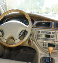 jaguar s type 2000 red sedan 4 0 gasoline v8 rear wheel drive automatic 80110