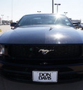 ford mustang 2005 black coupe v6 deluxe gasoline 6 cylinders rear wheel drive automatic with overdrive 76018