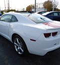chevrolet camaro 2011 white coupe lt gasoline 6 cylinders rear wheel drive automatic 60007