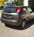 ford focus 2002 dk  gray hatchback zx3 gasoline 4 cylinders front wheel drive 5 speed manual 43560