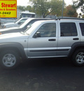 jeep liberty 2004 silver suv gasoline 6 cylinders 4 wheel drive 5 speed manual 43560