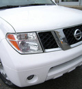 nissan pathfinder 2005 white suv gasoline 6 cylinders 4 wheel drive automatic 46219