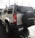 hummer h3 2006 gold suv 4x4 3rd row gasoline 5 cylinders 4 wheel drive automatic 45005