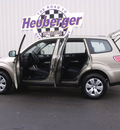 subaru forester 2009 topaz gold suv 2 5 x gasoline 4 cylinders all whee drive 5 speed manual 80905
