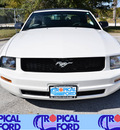ford mustang 2007 white gasoline 6 cylinders rear wheel drive automatic 32837