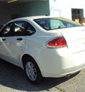 ford focus 2011 wht sedan se gasoline 4 cylinders front wheel drive automatic 32901