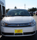 ford focus 2010 white sedan se gasoline 4 cylinders front wheel drive automatic with overdrive 07735