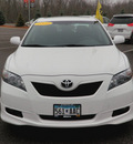 toyota camry 2009 white sedan se gasoline 4 cylinders front wheel drive automatic 56001