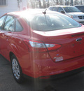 ford focus 2012 red sedan se gasoline 4 cylinders front wheel drive 6 speed automatic 62863