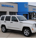 jeep liberty 2010 white suv limited gasoline 6 cylinders 4 wheel drive automatic with overdrive 77065