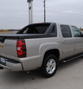 chevrolet avalanche 2009 silver suv z71 flex fuel 8 cylinders 4 wheel drive automatic 76087