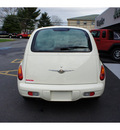 chrysler pt cruiser 2004 white wagon gasoline 4 cylinders front wheel drive 5 speed manual 08844