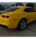 chevrolet camaro 2010 yellow coupe ss gasoline 8 cylinders rear wheel drive 6 speed automatic 77090