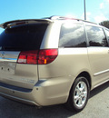 toyota sienna 2005 gold van xle gasoline 6 cylinders front wheel drive automatic 32901