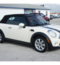 mini cooper 2009 off white gasoline 4 cylinders front wheel drive automatic 77388