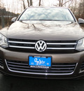 volkswagen touareg 2012 toffee brown suv tdi diesel 6 cylinders all whee drive automatic 98226