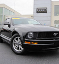 ford mustang 2005 black coupe v6 deluxe gasoline 6 cylinders rear wheel drive automatic with overdrive 46410