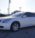 nissan altima 2008 white sedan 2 5 s gasoline 4 cylinders front wheel drive automatic 76018