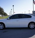 nissan altima 2008 white sedan 2 5 s gasoline 4 cylinders front wheel drive automatic 76018