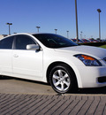 nissan altima 2008 white sedan 2 5 s gasoline 4 cylinders front wheel drive automatic 76018