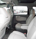 chevrolet traverse 2011 silver suv lt awd gasoline 6 cylinders all whee drive 6 speed automatic 55313