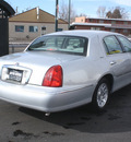 lincoln town car 1998 silver sedan signature gasoline v8 rear wheel drive automatic with overdrive 80110