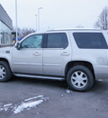 cadillac escalade 2007 silver suv awd dvd onstar gasoline 8 cylinders all whee drive automatic with overdrive 55124