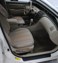 toyota avalon 2000 white sedan xls gasoline 6 cylinders front wheel drive automatic 91731