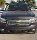 chevrolet avalanche 2010 gray suv flex fuel 8 cylinders 2 wheel drive automatic 76087