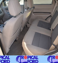 ford escape 2008 silver suv xlt gasoline 6 cylinders all whee drive automatic 32837