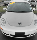 volkswagen new beetle 2010 white hatchback pzev gasoline 5 cylinders front wheel drive automatic 34474