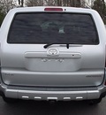 toyota 4runner 2004 gray suv sr5 gasoline 6 cylinders 4 wheel drive automatic 06019