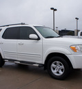 toyota sequoia 2005 white suv sr5 gasoline 8 cylinders rear wheel drive automatic with overdrive 76018