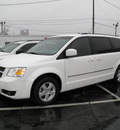 dodge grand caravan 2010 white van gasoline 6 cylinders front wheel drive automatic 32447