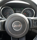 jeep grand cherokee 2011 silver suv laredo gasoline 6 cylinders 2 wheel drive automatic 33021