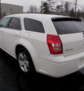 dodge magnum 2008 white wagon gasoline 6 cylinders rear wheel drive automatic 14224