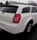 dodge magnum 2008 white wagon gasoline 6 cylinders rear wheel drive automatic 14224