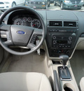 ford fusion 2008 white sedan se gasoline 4 cylinders front wheel drive automatic with overdrive 60546