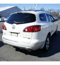 buick enclave 2008 off white suv cxl gasoline 6 cylinders all whee drive automatic with overdrive 08902