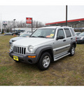 jeep liberty 2004 bright silver suv sport gasoline 6 cylinders 4 wheel drive automatic with overdrive 07724