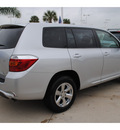 toyota highlander 2008 silver suv gasoline 6 cylinders all whee drive autostick 77065