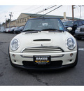 mini cooper 2006 s gasoline 4 cylinders front wheel drive 6 speed manual 08844