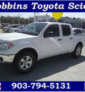 nissan frontier 2010 white se v6 gasoline 6 cylinders 2 wheel drive automatic 75503