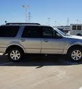 ford expedition 2008 lt  gray suv xlt gasoline 8 cylinders 2 wheel drive automatic with overdrive 76108