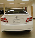 toyota camry 2011 white sedan se gasoline 4 cylinders front wheel drive automatic 27707