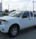 nissan frontier 2012 white sv 4 cylinders 5 speed manual 33884