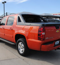 chevrolet avalanche 2009 orange suv lt flex fuel 8 cylinders 2 wheel drive automatic 76087