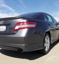 toyota camry 2011 gray sedan se gasoline 4 cylinders front wheel drive automatic 90241